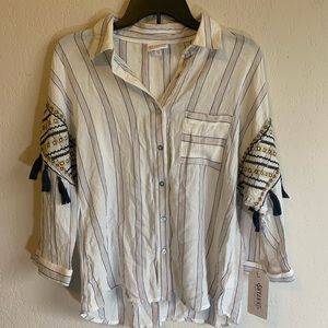 Shayanne Shirt ✨✨BRAND NEW✨✨